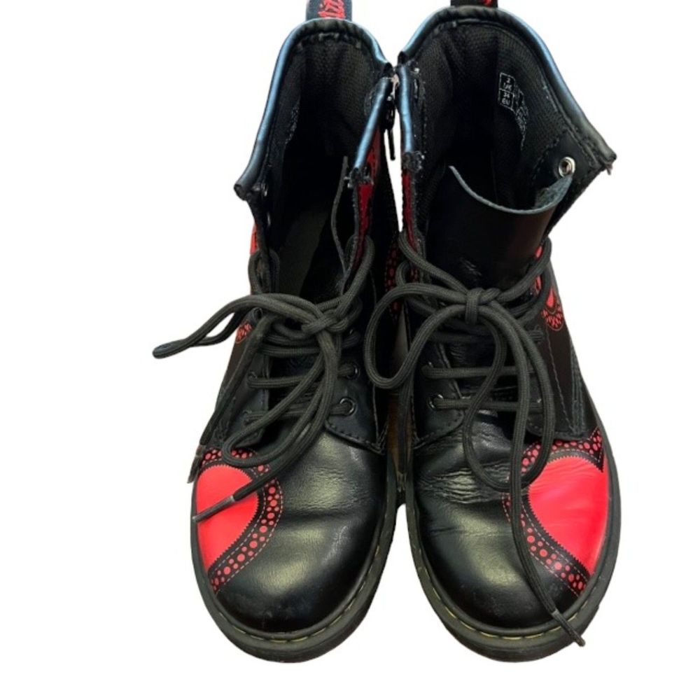 Dr Martens Youth Delaney Heart Boots - Picture 4 of 13